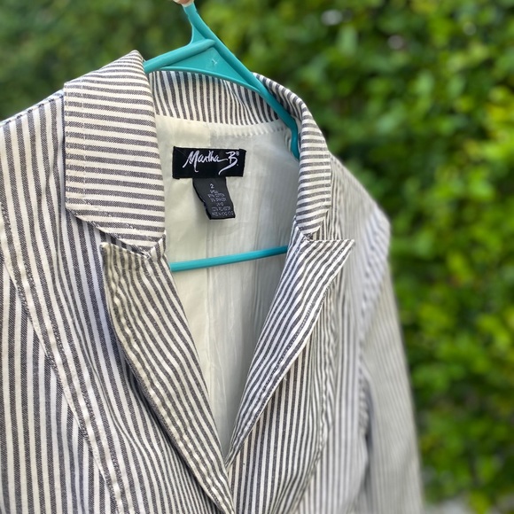 Beautiful & delicate🎉 Striped Blazer Martha B🥰❤️ - Picture 4 of 9